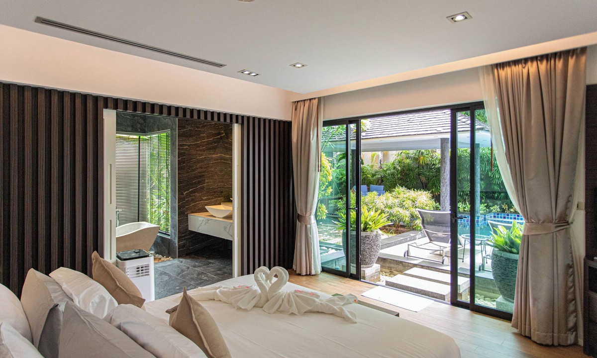 Choeng Thale Villa | Tropical Haven 4 Bedroom Pool Villa