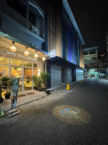 Bangkok Central Business District Hostel | Twenty Two Place Hostel - Sukhumvit 22