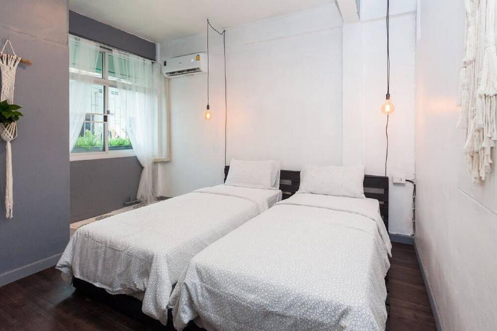 Wat Ratchabophit House | Twin Room ,13-minute walk from Temple of the Emerald Buddha