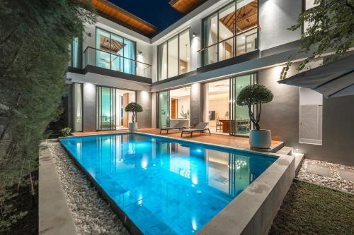 Choeng Thale Villa | V218 Brand New 3BR Pool Close to Beach & Boat Ave