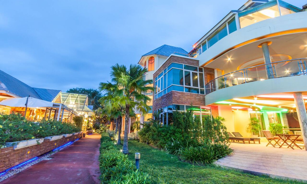 Prachuap Khiri Khan Hotel | Vartika Resovilla KuiBuri Beach Resort and Villas
