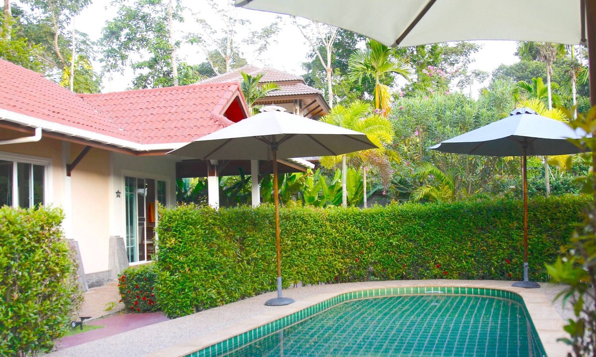 Ko Lanta Cottage | Villa Chao Koh L3. Surrounded by greenery and tropical gardens, near the sea.