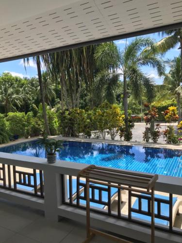 Taling Ngam House | Villa helene dans cocoteraie