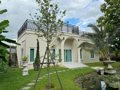 San Pa Thong Villa | Villa Lacroix 2 BR 2 Bathtub Organic Farm