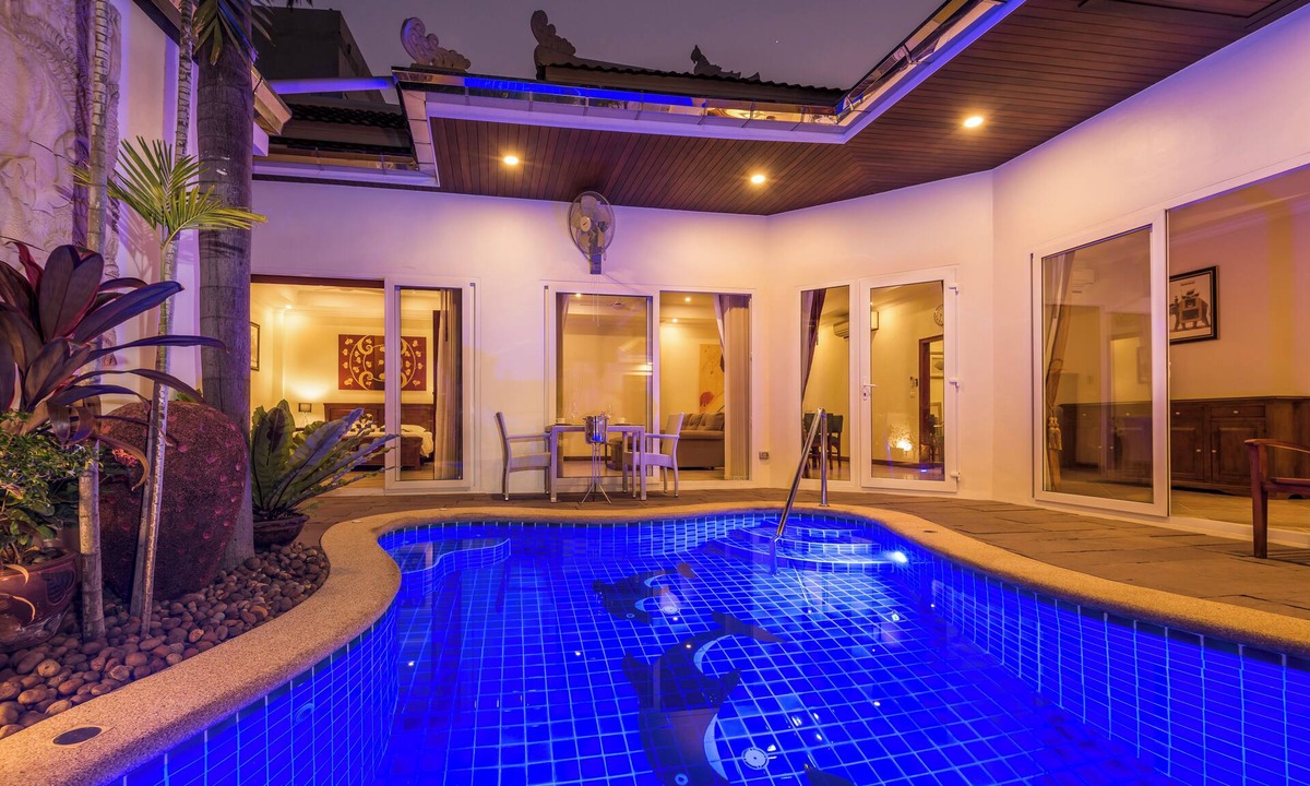 Jomtien Villa | Village Austria - Luxury 3BR private pool villa Pratamnak Soi 5 -50m to beach
