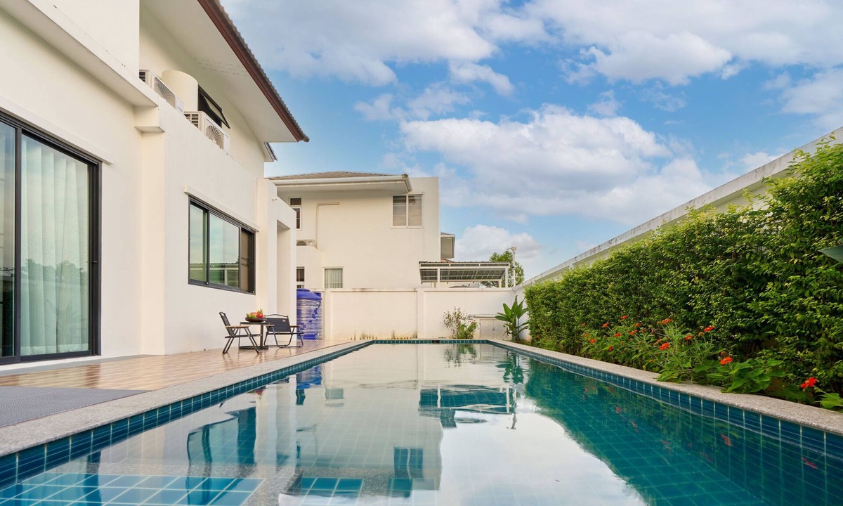 Chiang Mai Villa | Viva La Villa Quiet Private Modern Style Pool Villa Chiang Mai