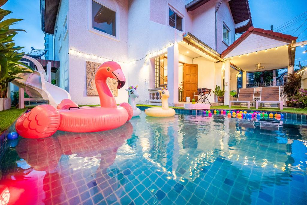 North Pattaya Villa | Wongamart Pool Villa