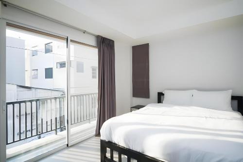 Wang Burapha Phirom Apartment | XxMitr Inn The Grand Palace Bangkok - Mrt Samyot Station