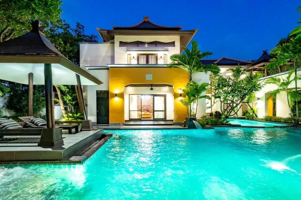 Nong Prue Villa | YiZen Boutique Phutara 5 Bedroom Villa