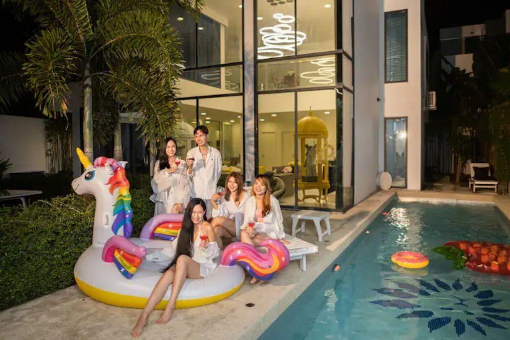 South Pattaya Villa | YiZen VIP Luxury Palm Springs Villa In Pattaya