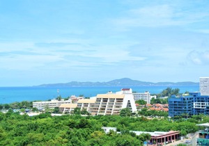 13th floor sea view studio