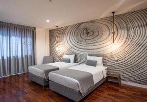 Benviar Tonson Residence