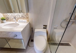 Circle Living Prototype 2 at MRT Petchaburi