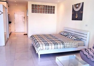 Jomtien Plaza residence large modern studio apartment