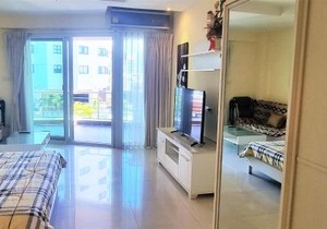 Jomtien Plaza residence large modern studio apartment