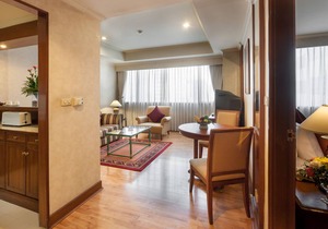 One Bedroom Suite in heart of the city (A4)