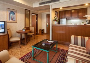 One Bedroom Suite in heart of the city (A25)