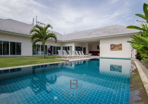 Private 4 Bed Pool Villa L28 in Hua Hin