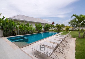 Private 4 bedroom pool villa Hua Hin L28