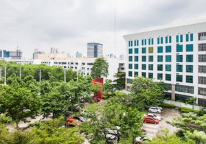Savi Rooms Deluxe Studio (2) nr Bangkok/Pitavet hospital & many pubs & bars