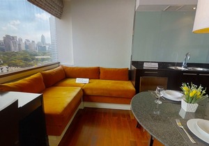Siri Sathorn Apartment - 1606