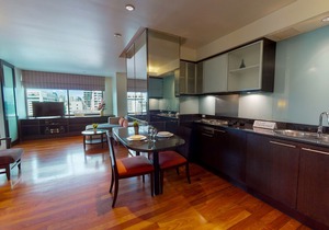 Siri Sathorn Apartment - 1006