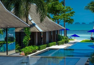 Villa Akatsuki - Luxury Beachfront Villa