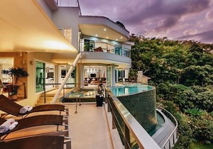 Villa Beyond-Namaste 15 Bedroom Fully Staffed Seaview Villa