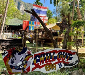 Chill Bar Bungalows 