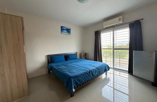Saen Suk Hostel | ต้นทะเล 2 หนองมน
