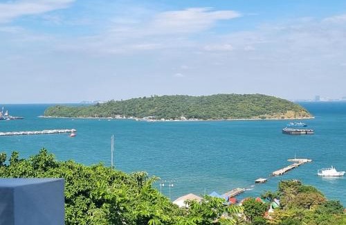 Ko Sichang Hostel | บ้านนางฟ้า เกาะสีชัง Baan Nangfa