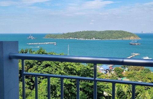 Ko Sichang Hostel | บ้านนางฟ้า เกาะสีชัง Baan Nangfa