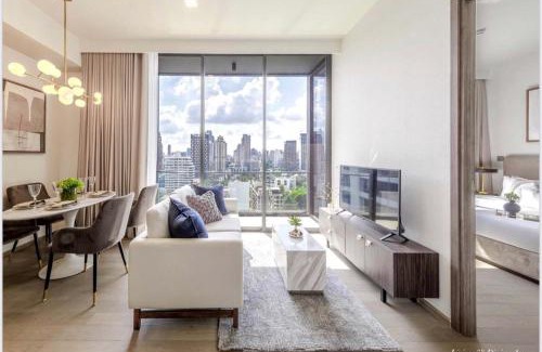 Khlong Toei Nuea Apartment | 位于市中心的豪华 2 床 2 浴室可入住 4 名阿索娜娜 (Asok Nana)