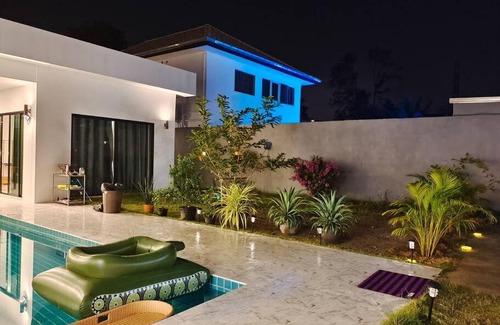 Nong Prue Villa | 芭提雅东区泳池别墅六卧五六卫泳池别墅，