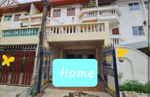 Suan Luang House | 100 m² House ∙ 3 bedrooms ∙ 10 guests