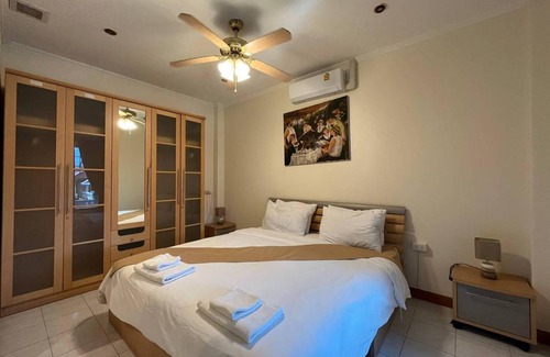 Pratumnak Hill Villa | 1200 m² Villa ∙ 15 bedrooms ∙ 30 guests