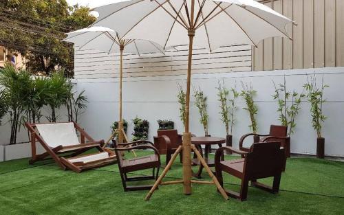 Samsen Nok House | 138 White Villa