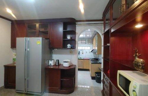 Ratchadaphisek House | 150 m² House ∙ 2 bedrooms ∙ 6 guests