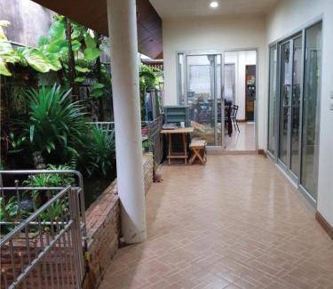 Nuea Khlong Bed & Breakfast | 16 m² Bed and breakfast ∙ 2 guests