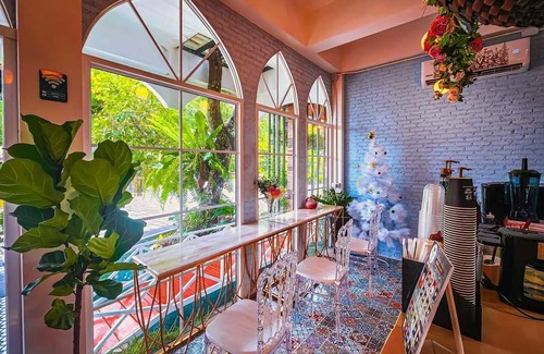Nakhon Si Thammarat Hotel | 170 m² Hotel ∙ 2 bedrooms ∙ 6 guests