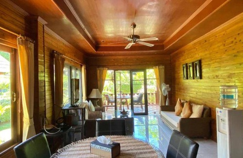 Bang Po Resort | 180 m² Resort ∙ 3 bedrooms ∙ 127 guests