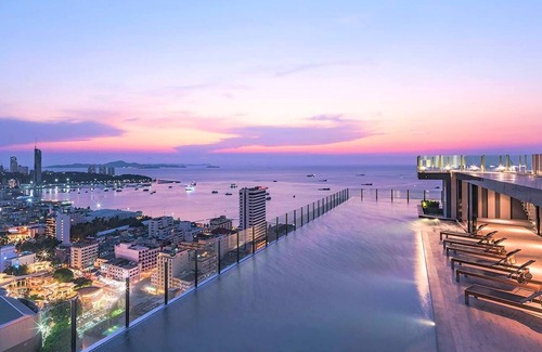 Pattaya Bay Apartment | 2 Bed Room, Large Living Room at Central Pattaya