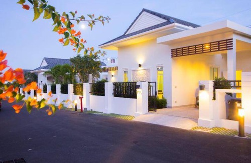 Khao Tao Resort | 200 m² Resort ∙ 3 bedrooms ∙ 127 guests