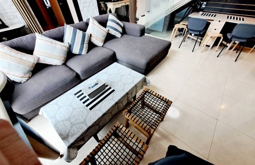 Khlong Toei Nuea Apartment | 229 m² Apartment ∙ 5 bedrooms ∙ 14 guests