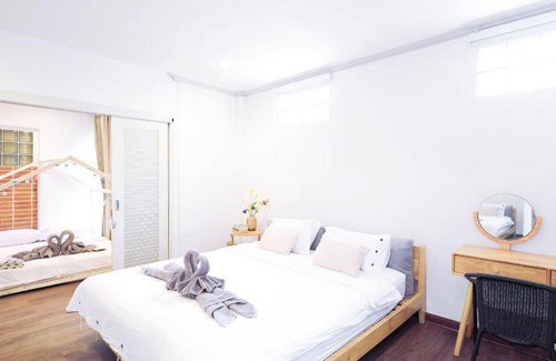 Ratchadaphisek Villa | 238 m² Villa ∙ 4 bedrooms ∙ 10 guests