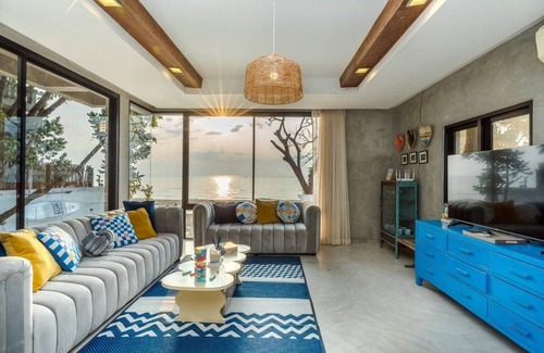 Pak Nam Pran House | 240 m² House ∙ 2 bedrooms ∙ 8 guests