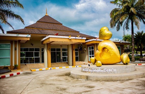 Huai Nam Khao Hotel | 252 m² Hotel ∙ 3 bedrooms ∙ 6 guests