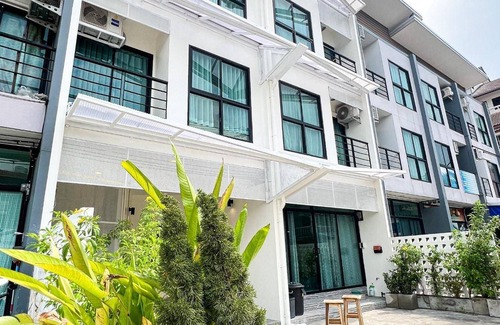 Hai Ya House | 260 m² House ∙ 3 bedrooms ∙ 6 guests