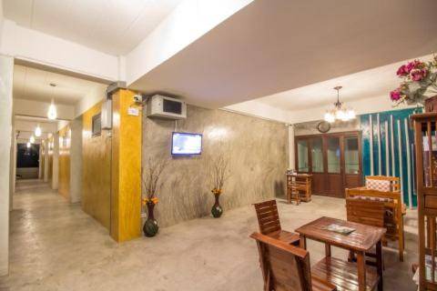 Chomphu Hotel | 28 m² Hotel ∙ 3 guests