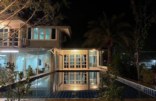 Phetchaburi Resort | 28 m² Resort ∙ 6 bedrooms ∙ 20 guests